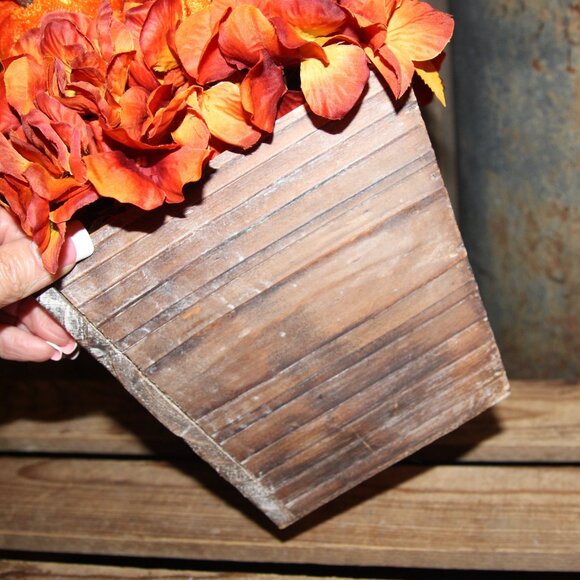 NEW Farmhouse Pumpkin & Hydrangea Floral Autumn Fall Rustic Box Arrangement - Picture 3 of 3